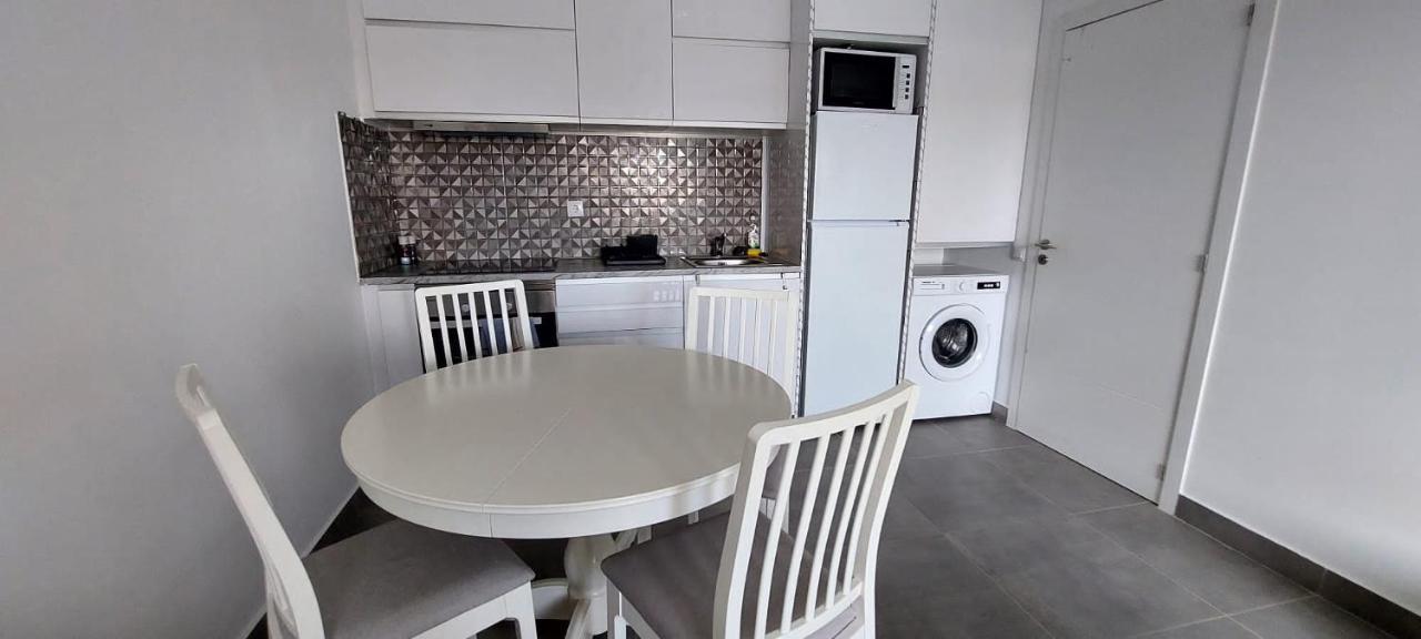 Enjoy Pool, Beach And More At This Nice Apartment Only 3 Minutes From Mareta'S Beach Sagres Exterior foto