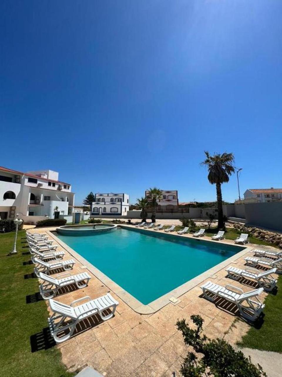 Enjoy Pool, Beach And More At This Nice Apartment Only 3 Minutes From Mareta'S Beach Sagres Exterior foto